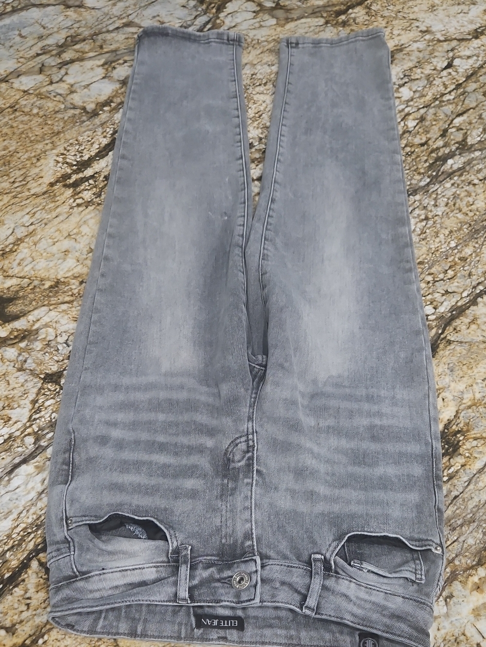 ELITE JEANS Women's Gray Washed Jeans. Size 7 Inseam 28" Rise 10"